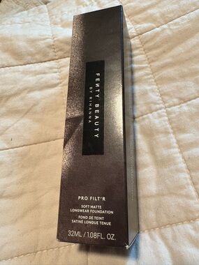 Fenty Beauty Pro Filt’r Foundation NIB